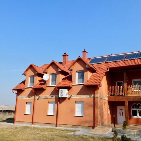 Csetáj Vendégház Hajos Exterior foto